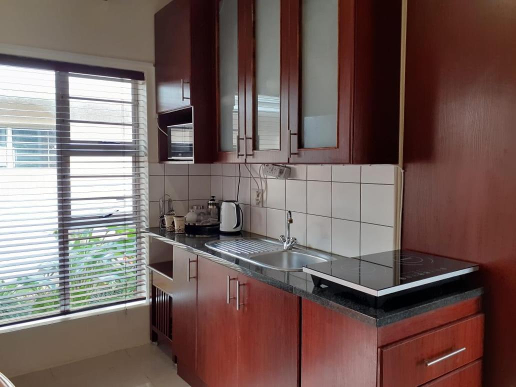 Summerstrand Self Catering For Two Puerto Elizabeth Exterior foto